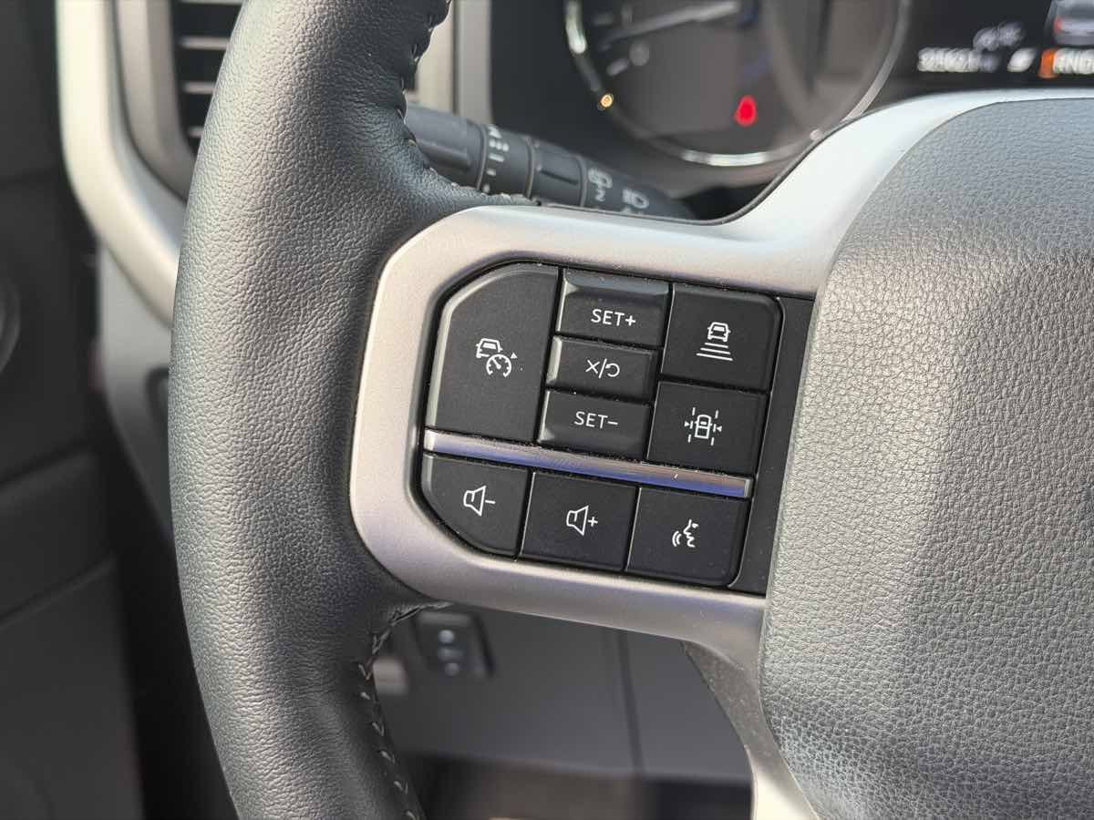 Used 2023 Ford Expedition XLT AWD/4WD image 18