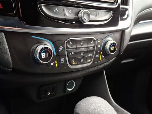 Certified 2023 Chevrolet Traverse LT image 18