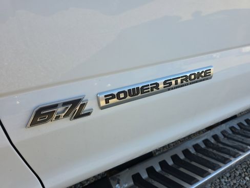 Used 2018 Ford F250 Lariat w/ Lariat Ultimate Package image 9