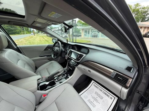 Used 2017 Honda Accord EX-L image 12