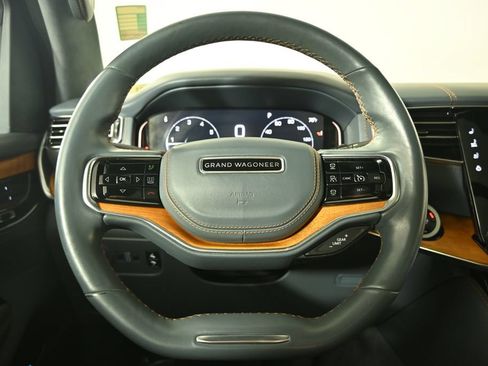 Used 2022 Jeep Grand Wagoneer Series II AWD/4WD image 34