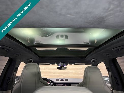 Used 2022 Porsche Cayenne Turbo image 6