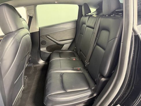 Used 2024 Tesla Model Y Long Range AWD/4WD image 9