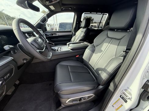 New 2026 Jeep Grand Wagoneer L Limited image 18