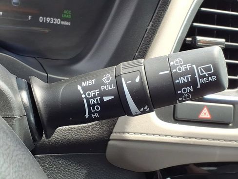Used 2019 Honda HR-V Touring image 28