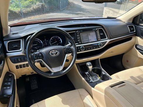 Used 2015 Toyota Highlander Limited AWD/4WD image 15