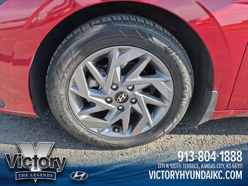 Used 2024 Hyundai Elantra SEL FWD image 28