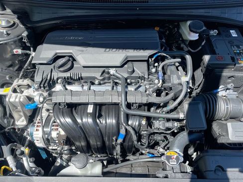 New 2025 Hyundai Elantra Limited image 51