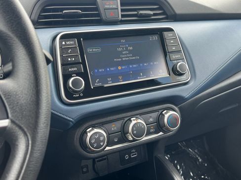 Used 2025 Nissan Versa SV FWD image 20
