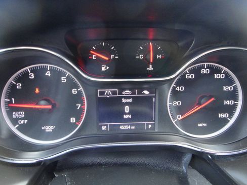 Used 2019 Chevrolet Cruze LT FWD image 9