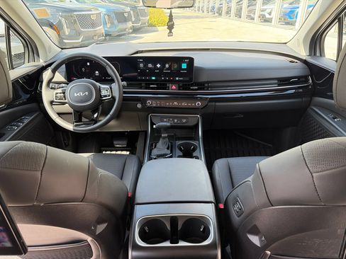 Used 2026 Kia Carnival SX Prestige FWD image 14
