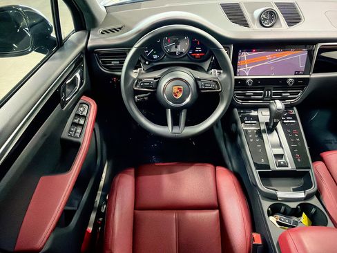 Certified 2026 Porsche Macan S AWD/4WD image 17