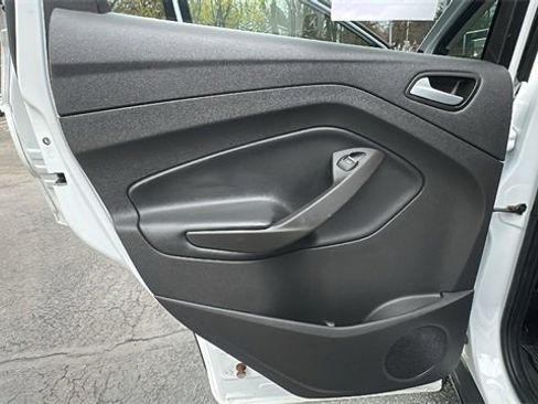 Used 2019 Ford Escape SE image 30