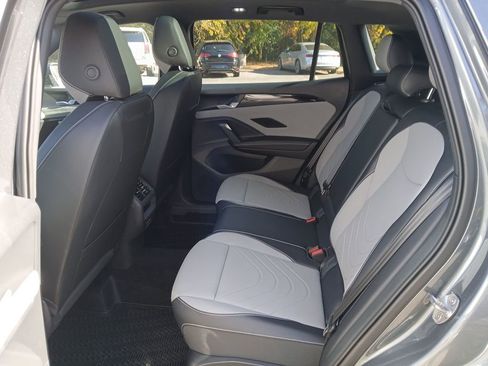 New 2026 Volkswagen Tiguan SE R-Line FWD image 24