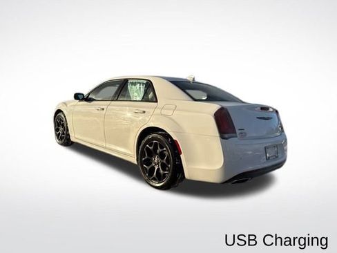 Used 2023 Chrysler 300 Touring L w/ Popular Equipment Group image 3