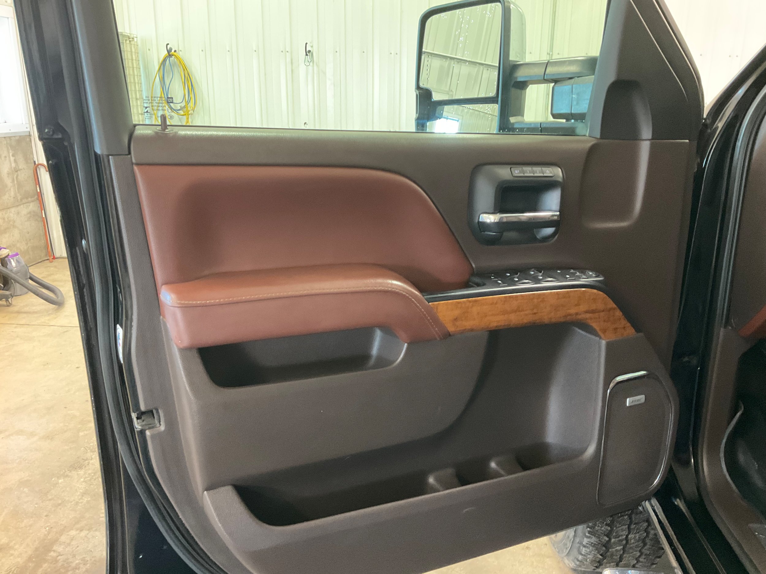 Used 2015 Chevrolet Silverado 2500 High Country w/ Duramax Plus Package AWD/4WD image 9