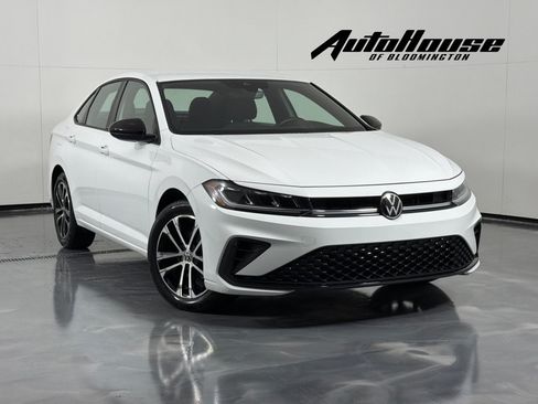 Used 2025 Volkswagen Jetta Sport FWD image 1