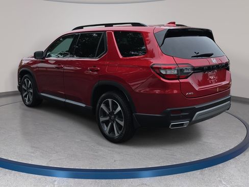 Used 2023 Honda Pilot Elite image 7