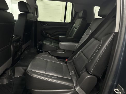 Used 2020 Chevrolet Suburban Premier image 22