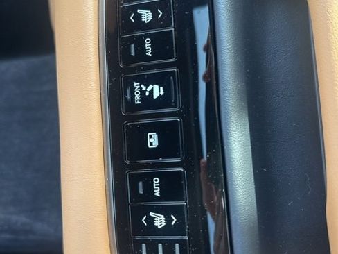 Used 2022 Lexus LS 500 AWD image 41