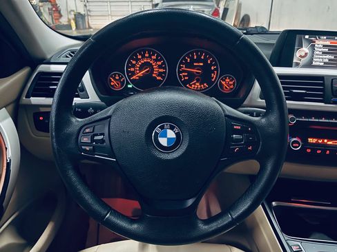 Used 2015 BMW 320i Sedan RWD image 24