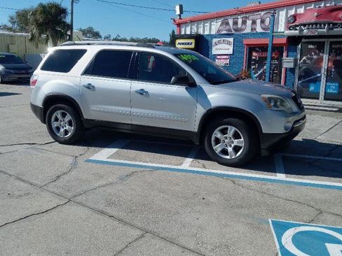 Used 2010 GMC Acadia SL w/ Preferred Package image 7