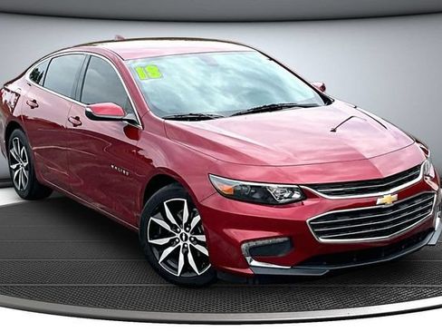 Used 2018 Chevrolet Malibu LT FWD image 3