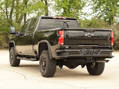 New 2026 Chevrolet Silverado 2500 ZR2 w/ LPO, Dark Essentials Package AWD/4WD image 5