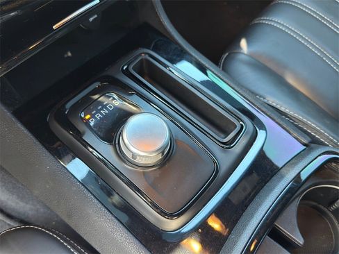 Used 2019 Chrysler 300 S image 15