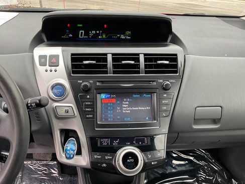 Used 2012 Toyota Prius V Two image 18