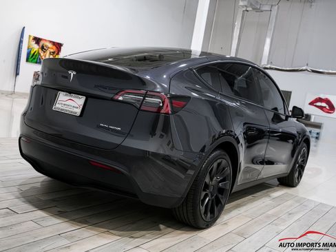 Used 2024 Tesla Model Y Long Range AWD/4WD image 23
