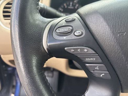 Used 2018 Nissan Pathfinder SV image 11