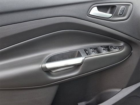 Used 2017 Ford C-MAX SE image 13