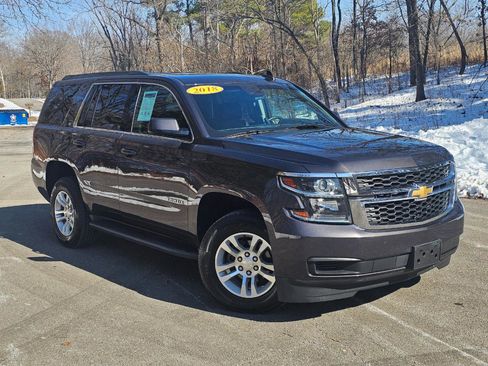 Used 2018 Chevrolet Tahoe LT image 2