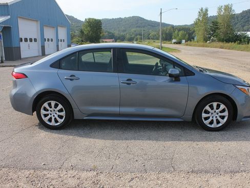 Used 2023 Toyota Corolla LE FWD image 4