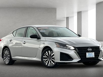 Used 2024 Nissan Altima 2.5 SV