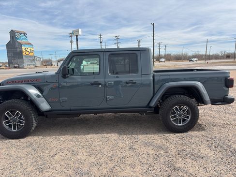 New 2026 Jeep Gladiator Mojave image 7