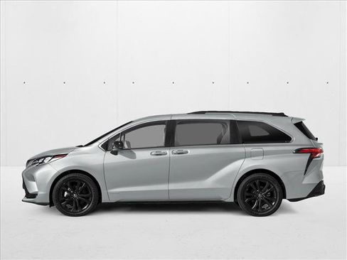 New 2026 Toyota Sienna XSE FWD image 3