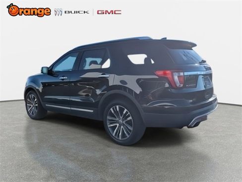 Used 2017 Ford Explorer Platinum image 6