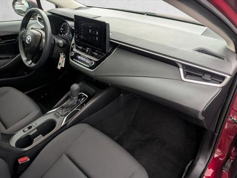 Used 2025 Toyota Corolla LE image 19