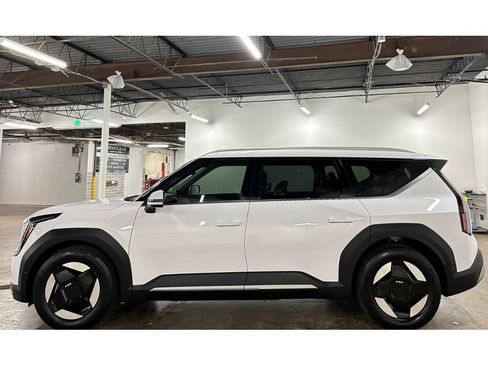 Used 2026 Kia EV9 Wind AWD/4WD image 8