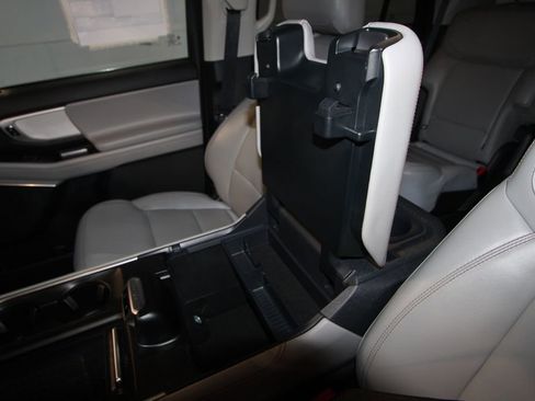 Used 2025 Ford Expedition Active image 21