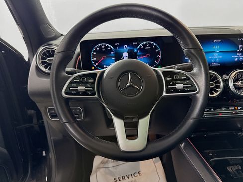 Used 2021 Mercedes-Benz GLB 250 image 12