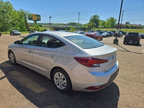 Used 2020 Hyundai Elantra SE w/ Cargo Package (C1) image 5