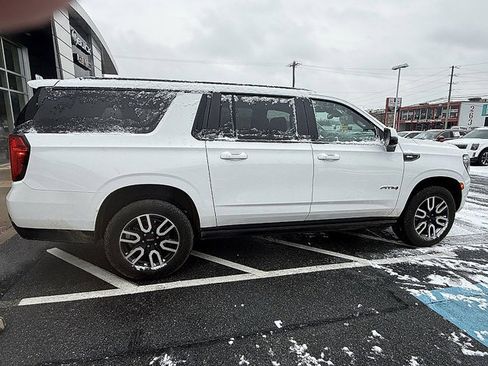 Used 2023 GMC Yukon XL AT4 image 4