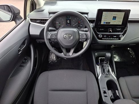 Used 2025 Toyota Corolla LE image 11