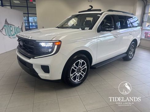 Certified 2025 Ford Expedition Active RWD image 4