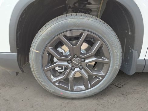 Used 2025 Honda Pilot Touring image 14