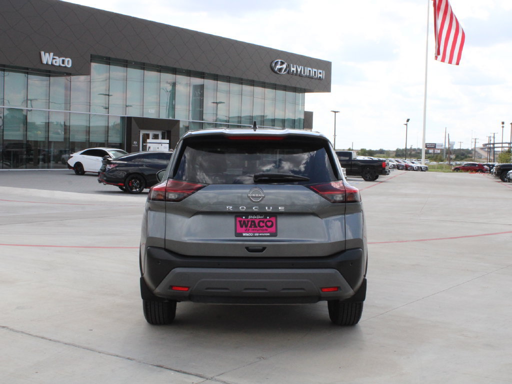 Used 2023 Nissan Rogue S FWD image 9