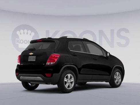 Used 2019 Chevrolet Trax LT w/ LT Convenience Package FWD image 4